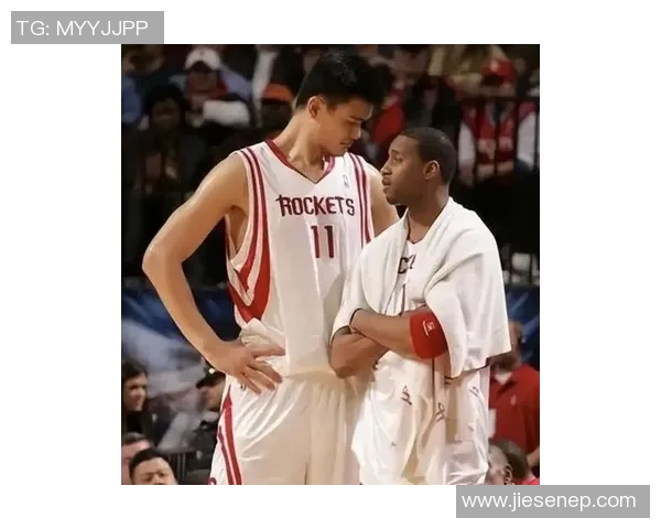 姚明与麦克的传奇友谊与篮球梦想交织的故事