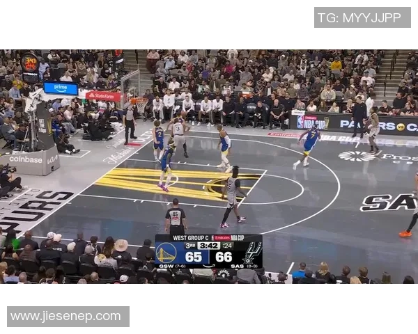 足球巨星齐聚NBA全明星赛场的精彩瞬间与跨界友谊 足球巨星齐聚NBA全明星赛场的精彩瞬间与跨界友谊