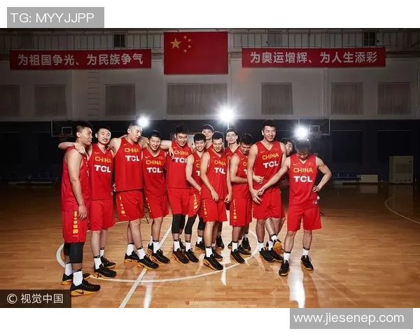 中国男篮红队迎战韩国队全力争胜展现实力与团队精神